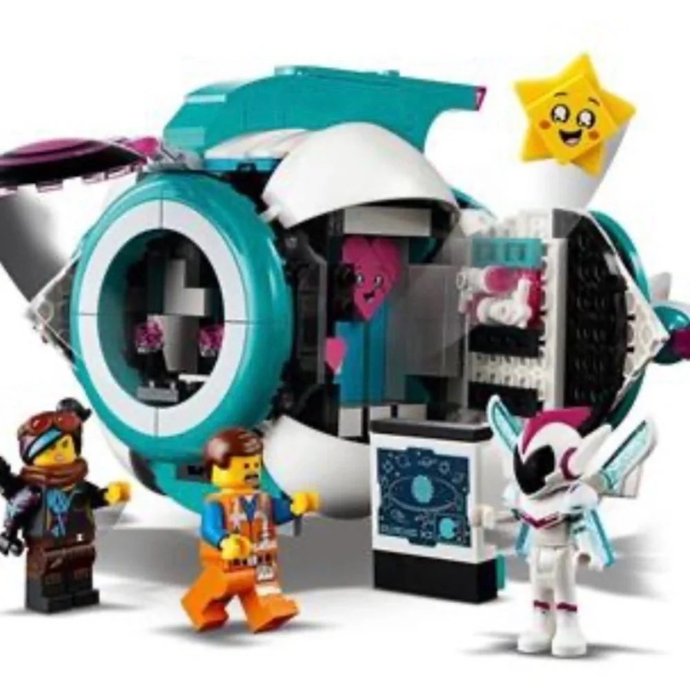 Lego set 70830 Sweet mayhem‘s Systar starship new in sealed package 592 pieces